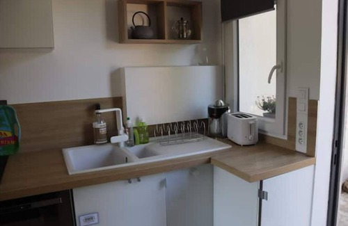 Carnoux-en-Provence Apartment | Adorable studio with swimming pool and large terrace.