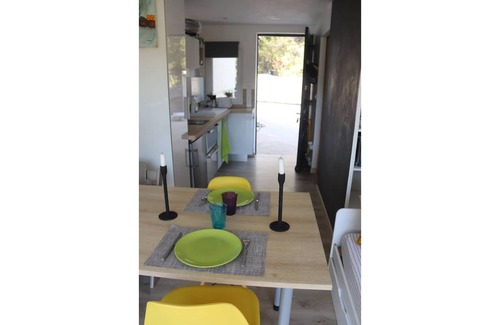 Carnoux-en-Provence Apartment | Adorable studio with swimming pool and large terrace.