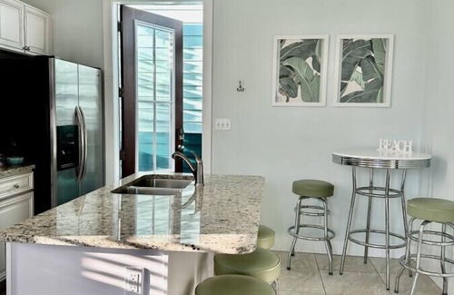 Seacrest Beach House | Adorable Starlight EscapeCottage