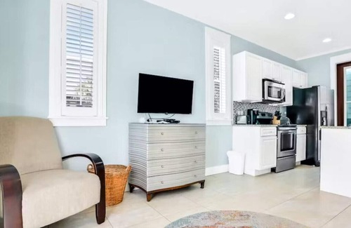 Seacrest Beach House | Adorable Starlight EscapeCottage