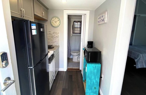 Dennis Port Cottage | Adorable Studio cottage with Queen bed