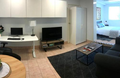 Flynn House | Adorable Studio Nestled in the Heart of Flynn - Hosted by Canstay