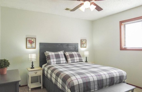 Notch Estates House | Adorable Wooded Escape N20 4 by Dreams2Reality - Includes FREE Attraction Tickets Daily!