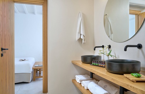 Ornos Hotel | Adorno Beach Hotel & Suites