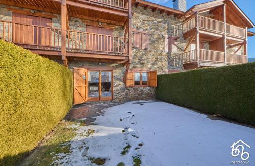 Palau-de-Cerdagne House | Adosada en Palau con jardín