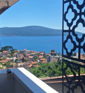 Tomicici Apartment | Adriabay studio Tivat