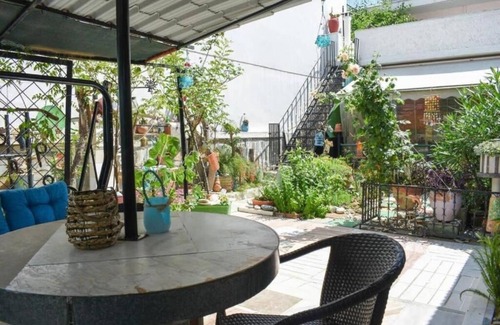 Anatolikos Sinikismos Apartment | Adrianas Garden of Eden Apartment