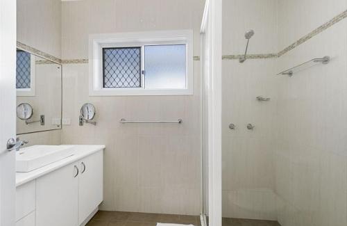 Crescent Head House | Adrift, 5B Scott Street