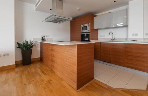 Wandsworth Apartment | ADS LUX LETTINGS LTD - Battersea Reach