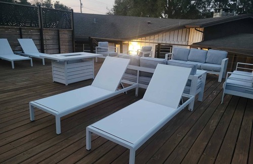 Cypress Gardens House | Adult-Only Love Hotel with Mermaid Pool