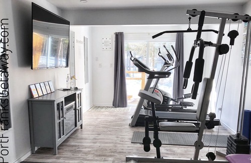 Port Franks Cottage | Adults Only Cottage, minutes to beach, hot tub, sauna, fitness studio, wellness