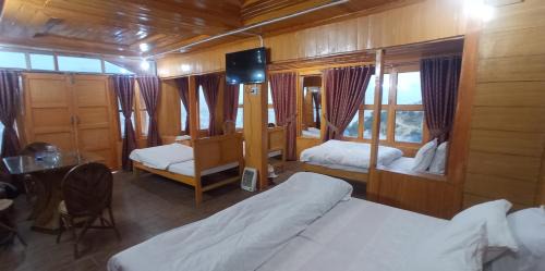 Muzaffarabad Apartment | Adults Only! Kashmir Eagle Heights Cottage & Restaurant by LMC