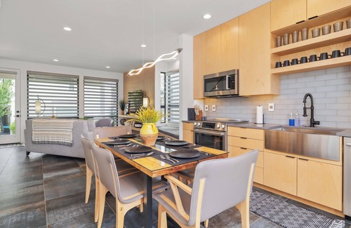 Chelan House | Adventure at Lake Chelan - Dog Friendly w/Paddle Boards, Bikes + Fireplace