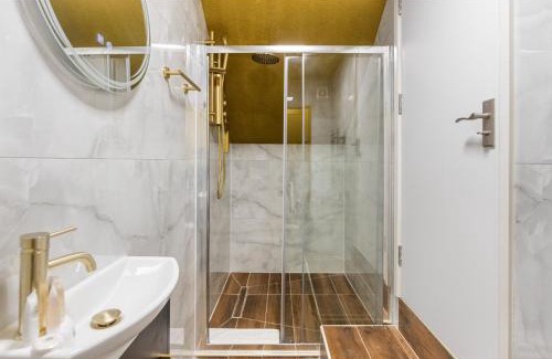 Wandsworth Apartment | Adventure Awaits: Central London Studio
