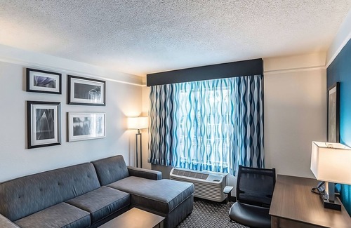 Ahwatukee Foothills Hotel | Adventure Awaits: Cozy Room Perfect for Exploring Phoenix | Free Parking