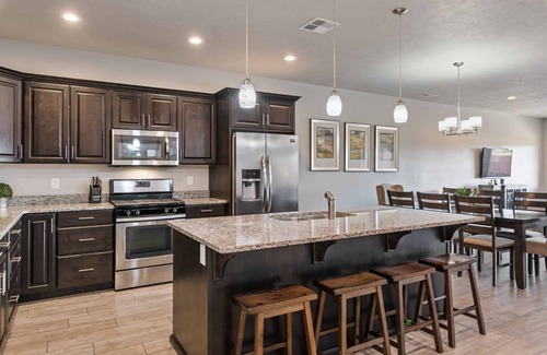 Santa Clara House | Adventure Awaits: Paradise Village Waterpark, Great Views!