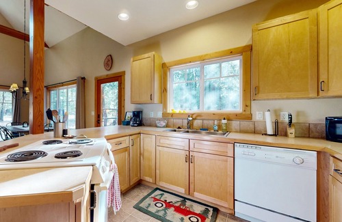 Three Rivers House | Adventure Awaits, Relaxation Ensues in the heart of Sunriver