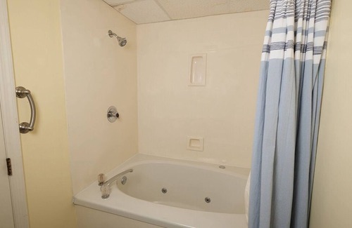 Pigeon Forge Condo | Adventure Awaits - Walk to Pigeon Forge attractions & relax in your condo!