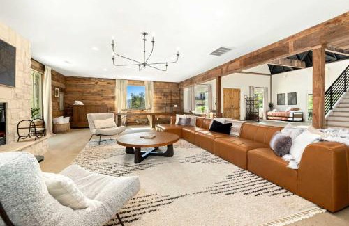 Bella Vista House | Adventure Barn-On Fixer to Fabulous-Outdoor Oasis