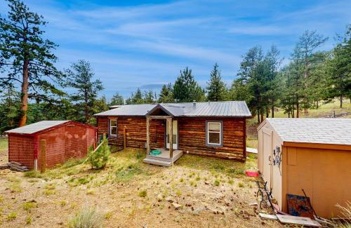 Guffey House | Adventure Lodge