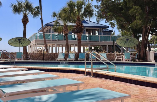 Pinellas Point House | Adventure & Relaxation Meet: Enjoy Sunset Cruises and On-Site Activities