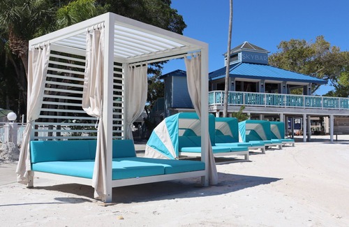 Pinellas Point House | Adventure & Relaxation Meet: Enjoy Sunset Cruises and On-Site Activities