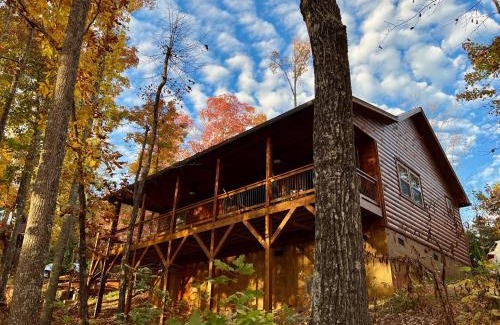 Murphy House | Adventure Ridge Luxury Log Cabin with Mountain View