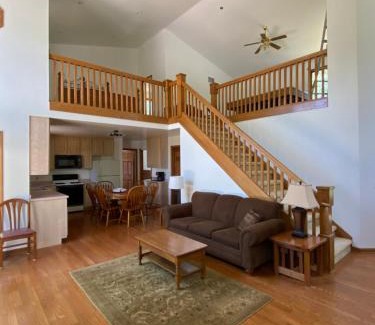 Marion House | Adventures @ Cottage on the Bend
