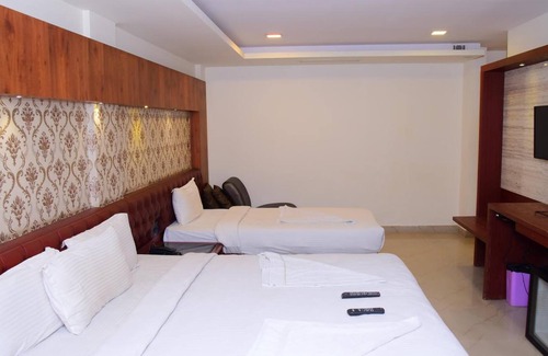 Bommasandra Hotel | Adya Classic