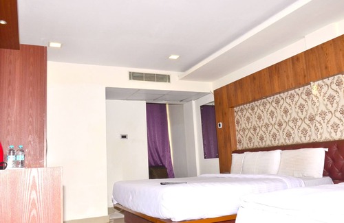Bommasandra Hotel | Adya Classic