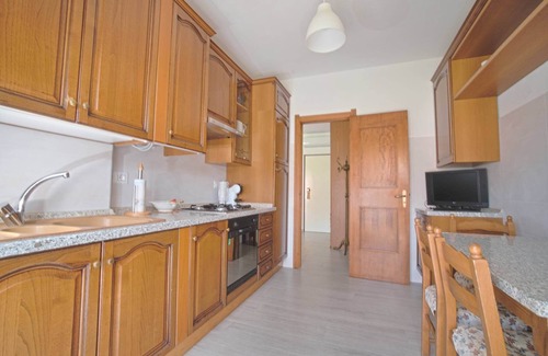 Rezza Apartment | AED Home