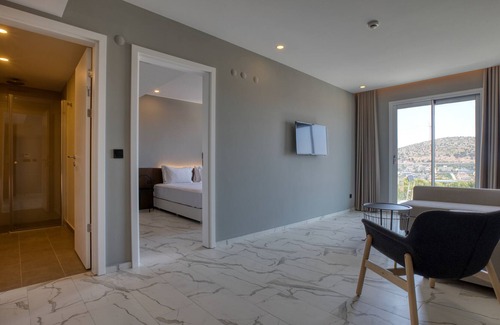 Cesme Apartment | AEGEAN Apartments Cesme - Suite Superior Room, Garden View, Living Room