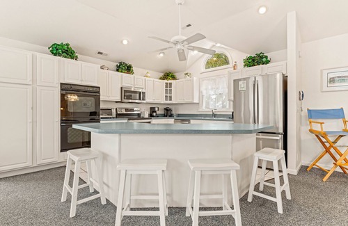 Corolla Light House | Aegean Odyssey: Corolla Light Resort, 6 Bedrooms, 1675 Ft to Beach