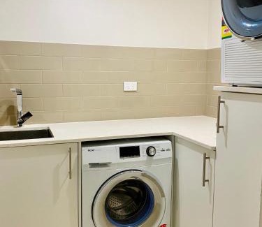 Surfers Paradise Apartment | Aegean Resort Apartments