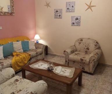 Aegina Apartment | Aegina Town Traditional Lemon House