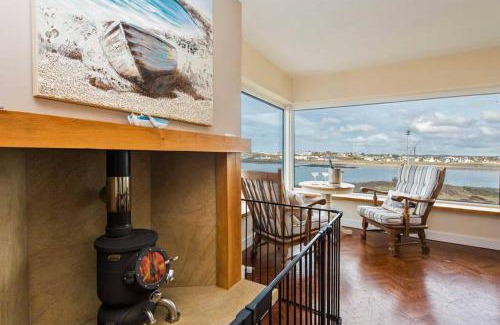 Trearddur Bay House | AEL-Y-BRYN-5 BED- DRAMATIC SEA VIEWS - Sleeps 12