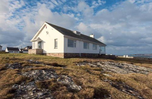 Trearddur Bay House | AEL-Y-BRYN-5 BED- DRAMATIC SEA VIEWS - Sleeps 12