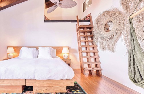 East End Apartment | Aerial Wisdom Room