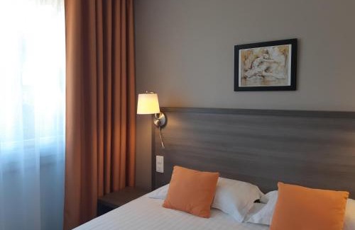 Saint-Cyr-l'Ecole Hotel | Aerotel Versailles Saint Cyr - L'étape du Silence