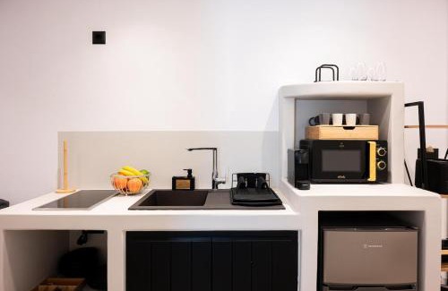 Oia Apartment | AetherOia Suites
