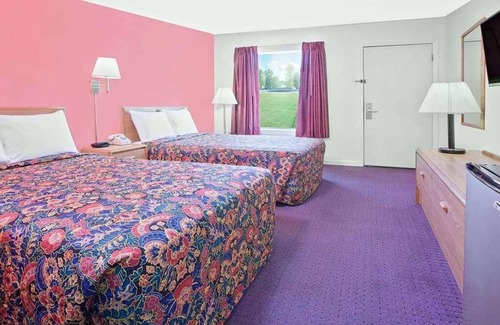 Muskogee Hotel | Affordability Meets Comfort in the Knights Inn Muskogee! Free Onsite Parking