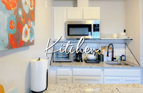 Central Oklahoma City Apartment | Affordable 1BR | 8 Mins to OKC State Fair | Full Kitchen and Smart TV #20B