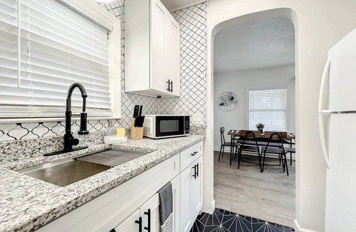 Wadeview Park House | Affordable 1BR Stay Comfort + Prime Location
