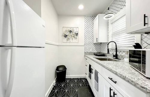 Wadeview Park House | Affordable 1BR Stay Comfort + Prime Location