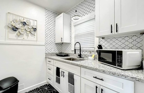 Wadeview Park House | Affordable 1BR Stay Comfort + Prime Location