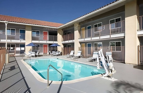 Temecula Resort | Affordable Accommodation in Signature Temecula! Onsite Pool, Free Parking