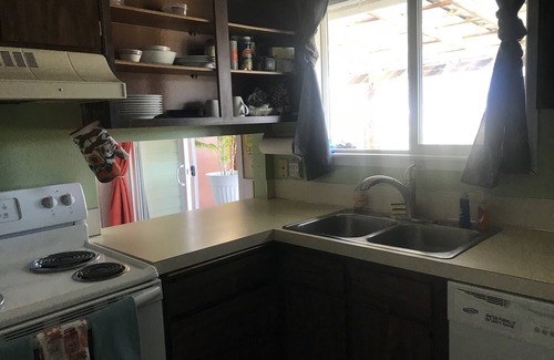 Bayshore House | Affordable & Adorable ~ Beach on Canal ~ Lg Room ~ Full Size Bed ~ Shared Home