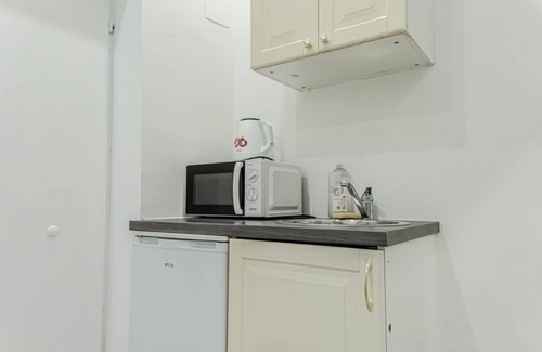 Mariahilf Hotel | Affordable and Beautiful Room Near Hauptbahnhof