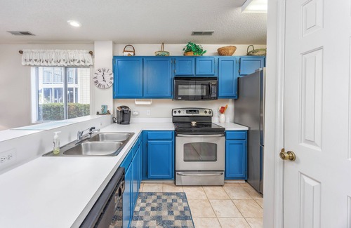 North Myrtle Beach Condo | Affordable cozy 2 bedroom condo 1st floor screened in patio in gated community.