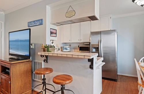 Carpinteria Condo | Affordable! Carpinteria Shores Beachfront Condo.